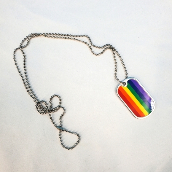 Rainbow ๐ dogtag necklace new in package - Picture 1 of 8